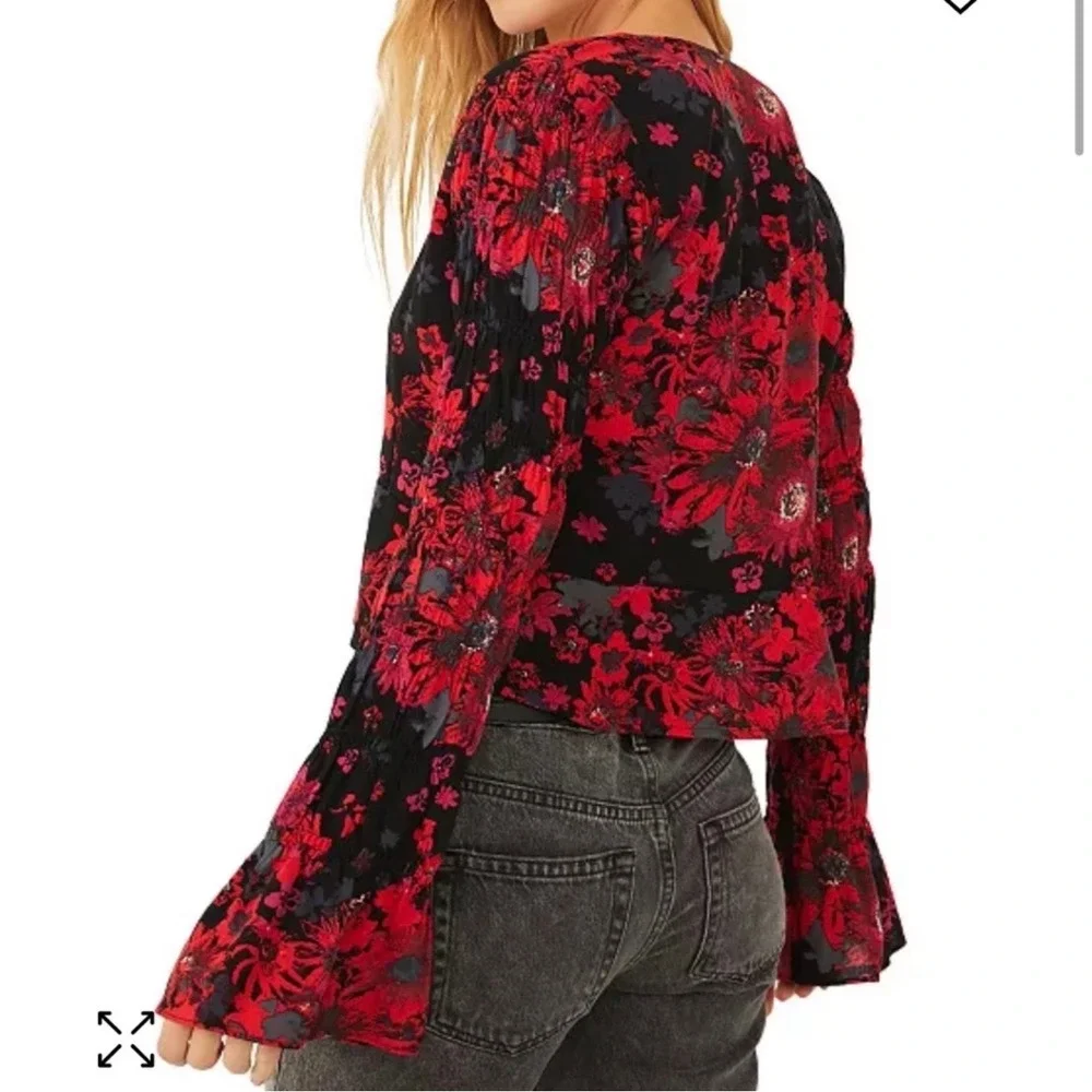 Free People Red Black Floral Tie Front Cropped Blouse Bell Sleeve Sz‎ M